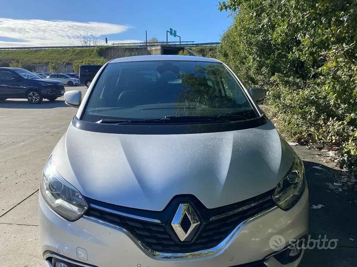 Usata Renault Scénic 120 CV (88 kW) 2017 Grigio Monovolume