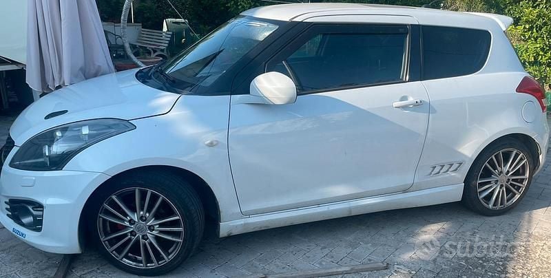 Usata Suzuki Swift 136 CV (100 kW) 2015 Bianco Utilitaria