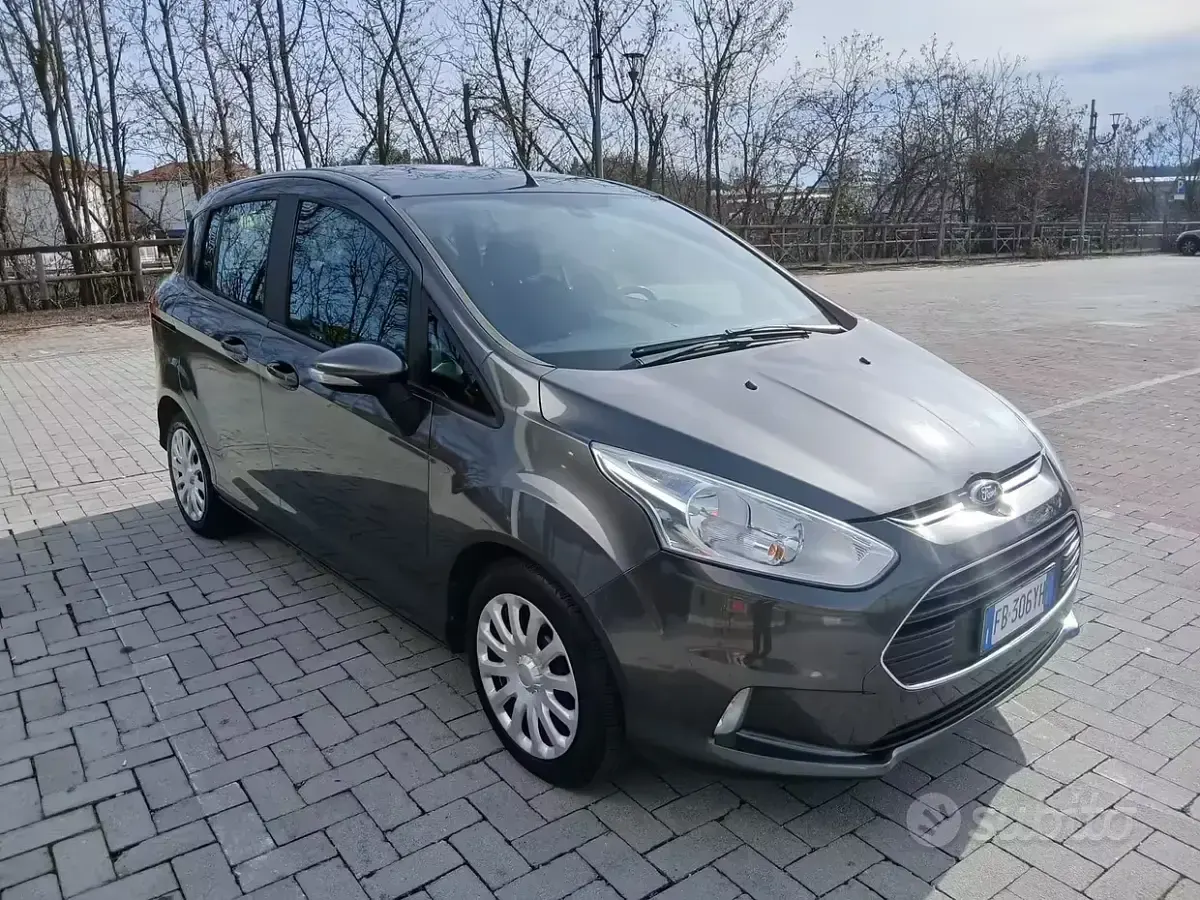 Usata Ford B-MAX 100 CV (73 kW) 2016 Grigio Monovolume