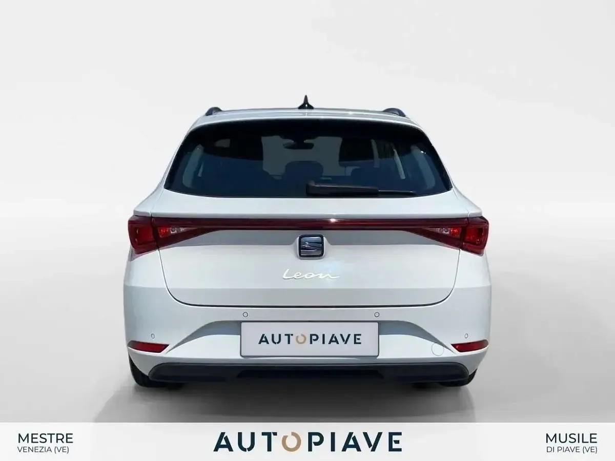 Usata Seat Leon Business 110 CV (80 kW) 2022 Bianco Station wagon