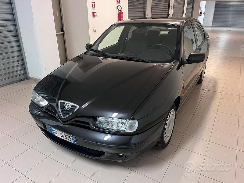 Usata Alfa Romeo 146 2000 Utilitaria