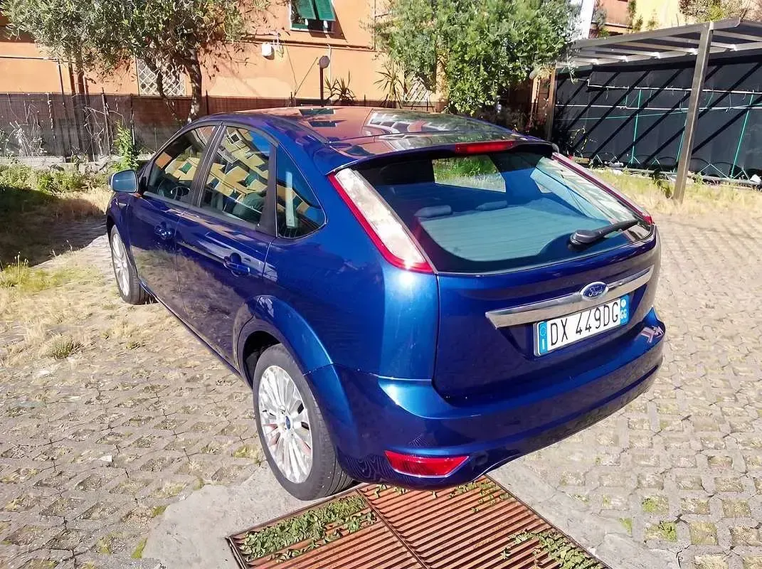 Usata Ford Focus 116 CV (85 kW) 2009 Bluazzurro Berlina