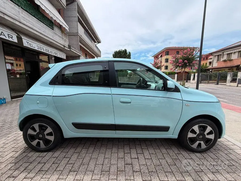 Usata Renault Twingo SE 69 CV (50 kW) 2017 Azzurro Utilitaria