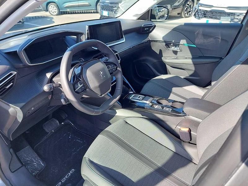 Usata Peugeot e-208 Allure 100 kW (136 CV) 2023 Grigio Utilitaria