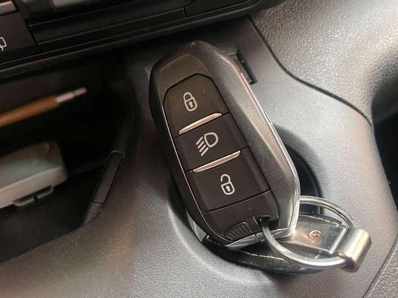 Usata Citroën Berlingo 102 CV (75 kW) 2019 Argento Monovolume