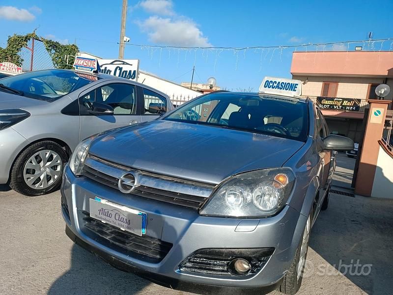 Usata Opel Astra Club 101 CV (74 kW) 2006 Blu Berlina