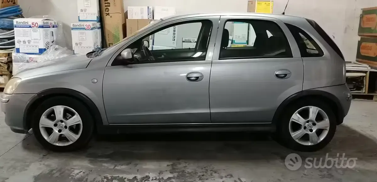 Usata Opel Corsa 69 CV (50 kW) 2005 Utilitaria