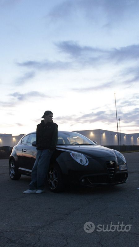 Nero Usata 2010 Alfa Romeo MiTo Due volumi | 3000 € (Cara) - Immagine 1/4