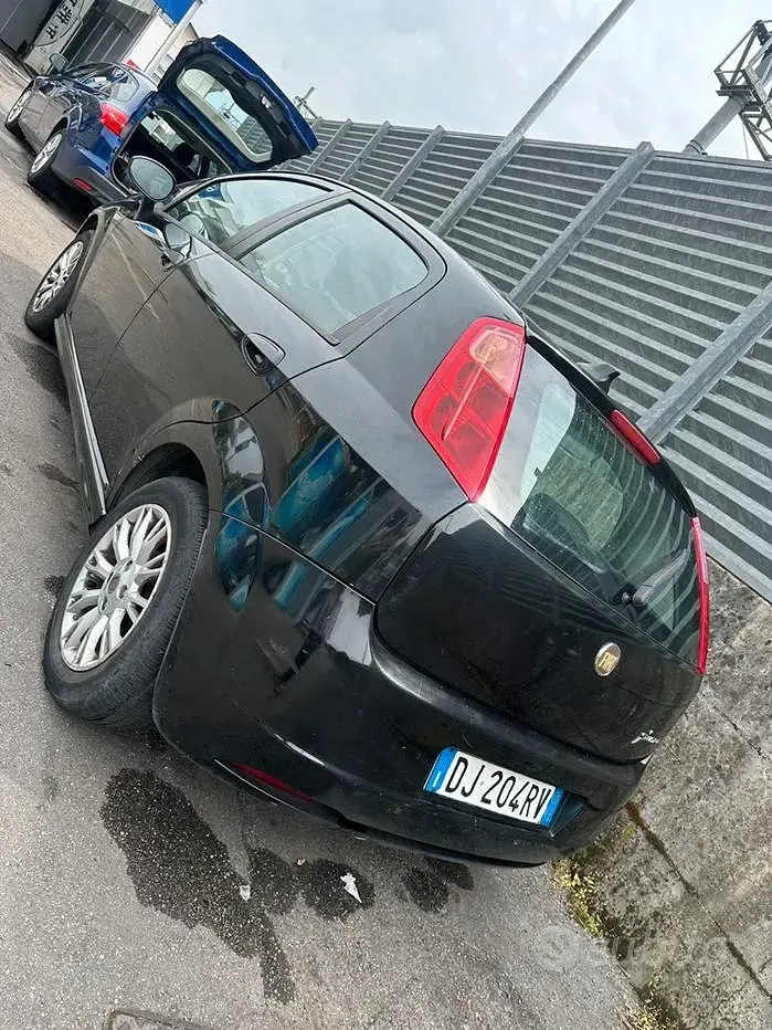 Usata Fiat Grande Punto 65 CV (47 kW) 2007 Nero Utilitaria