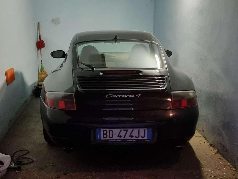 Usata Porsche 911 Carrera 4 300 CV (220 kW) 1999 Nero Coupé