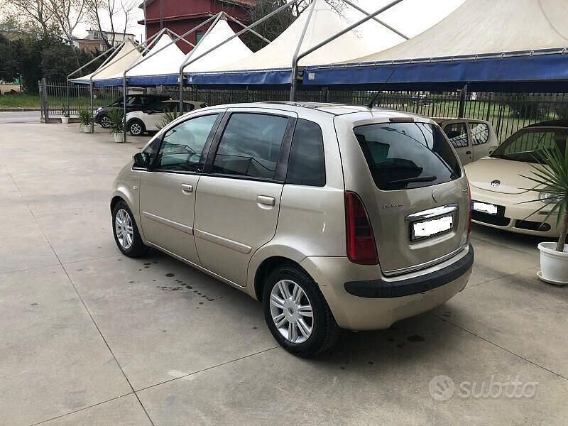 Usata Lancia Musa 90 CV (66 kW) 2007 Beige Monovolume