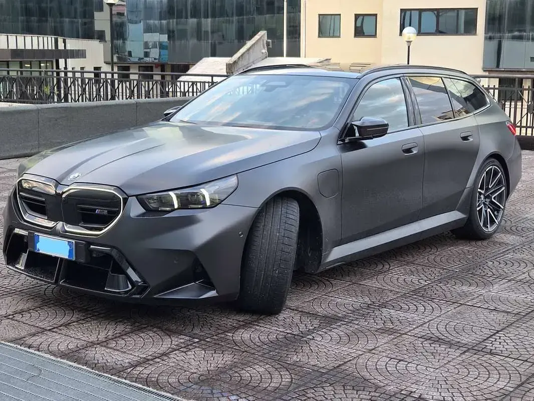 Usata BMW M5 585 CV (430 kW) 2025 Nero Station wagon