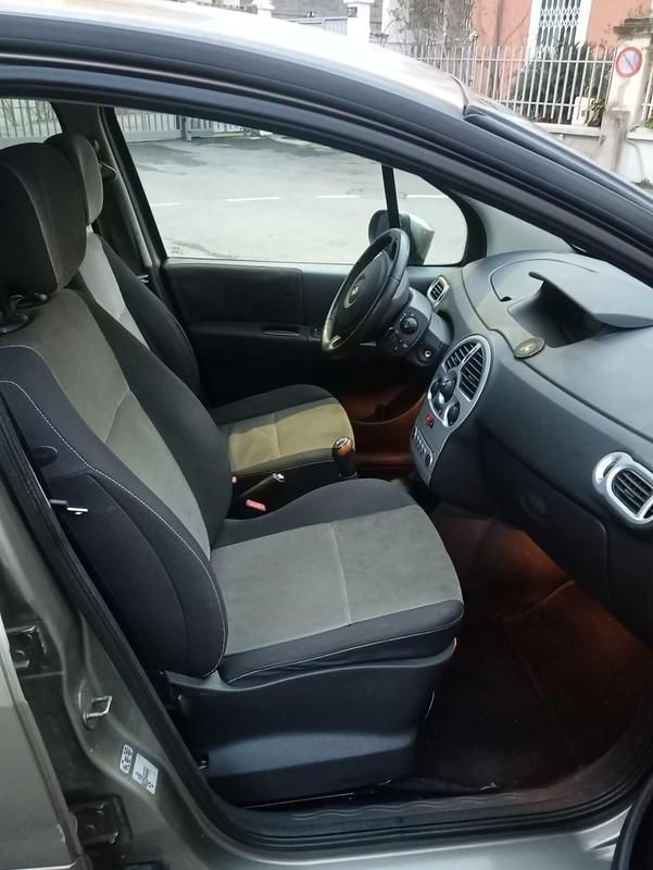 Usata Renault Modus Dynamique 74 CV (54 kW) 2009 Marrone Monovolume