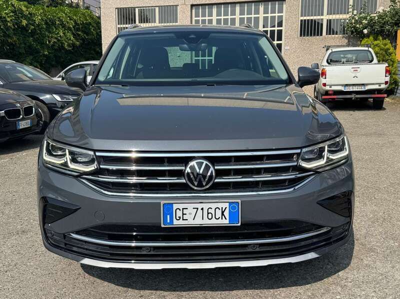 Usata VW Tiguan Elegance 150 CV (110 kW) 2021 Delfingrau metallic SUV