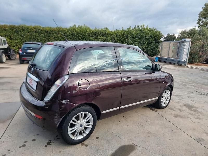 Nero Usata 2010 Lancia Ypsilon Due volumi | 3900 € (Buon prezzo) - Immagine 1/4