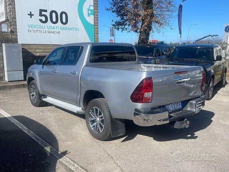 Usata Toyota HiLux 150 CV (110 kW) 2017 Grigio Pick-up
