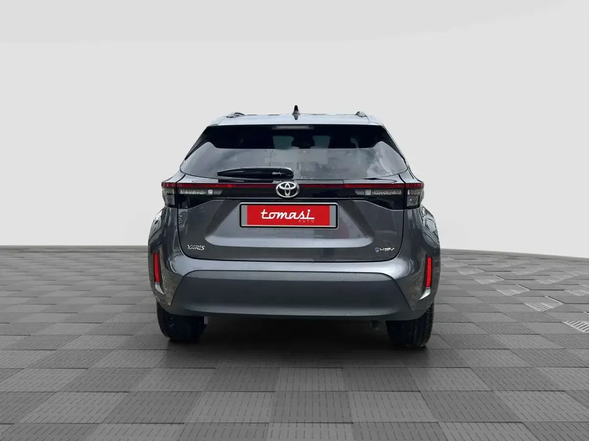 Usata Toyota Yaris Cross Trend 92 CV (67 kW) 2026 Dark grey SUV
