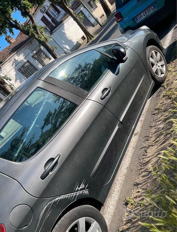 Usata Peugeot 308 95 CV (69 kW) 2008 Grigio Berlina