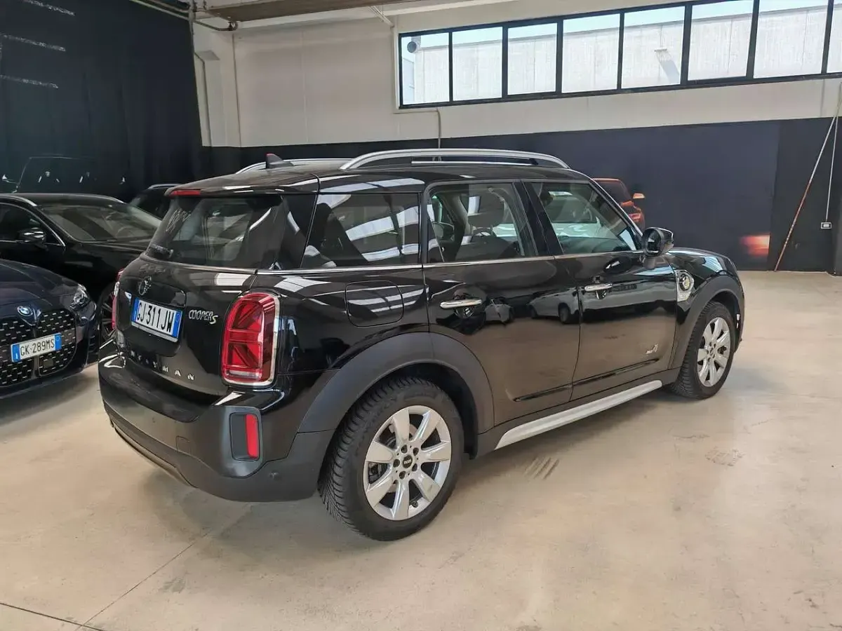 Usata Mini Cooper Countryman Essential 125 CV (91 kW) 2022 Midnight black SUV