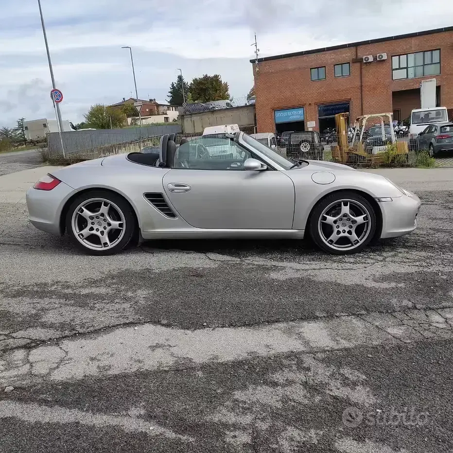 Usata Porsche Boxster 239 CV (175 kW) 2005 Grigio Cabrio