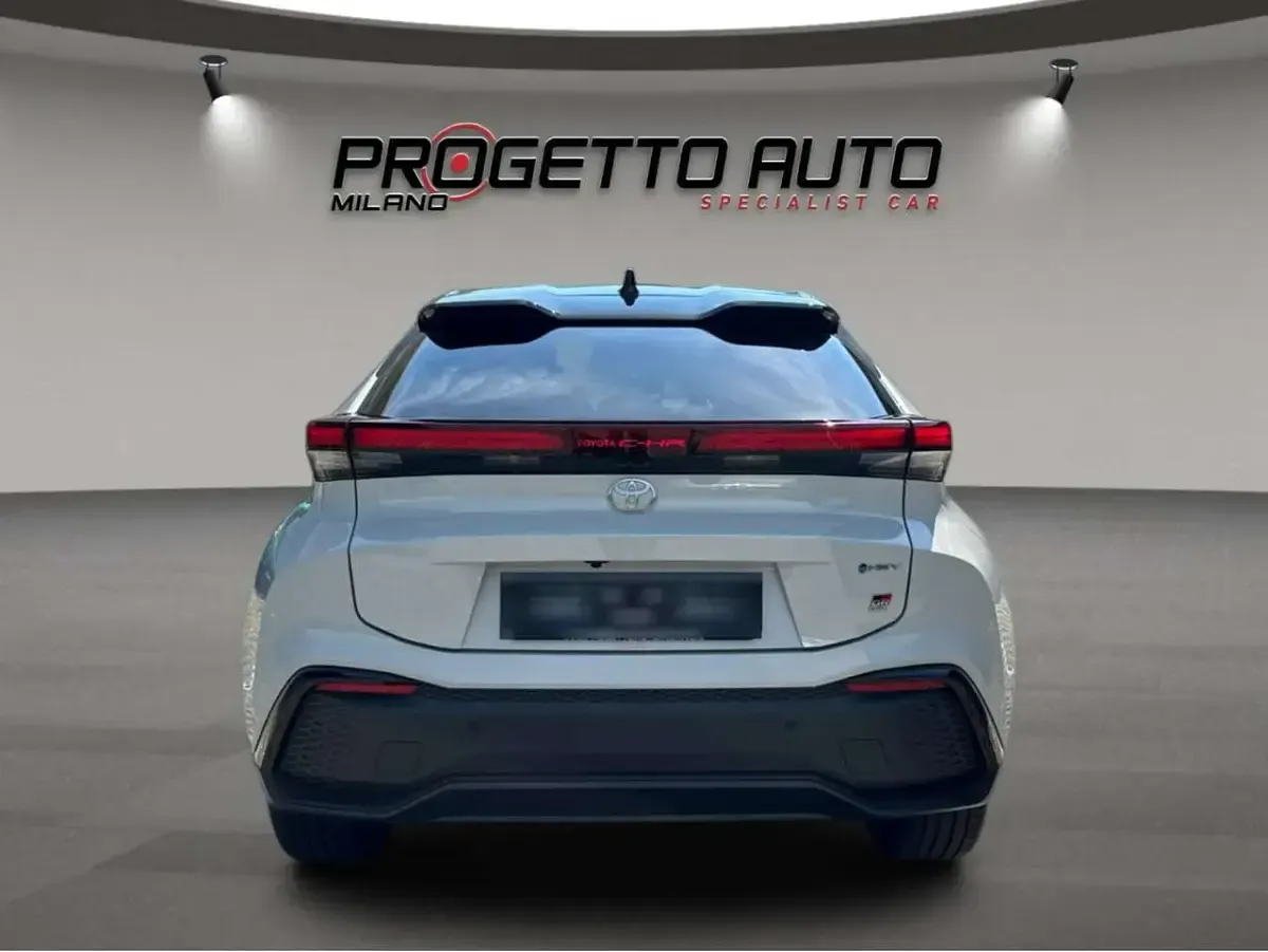Usata Toyota C-HR Sport 152 CV (111 kW) 2025 Bianco SUV