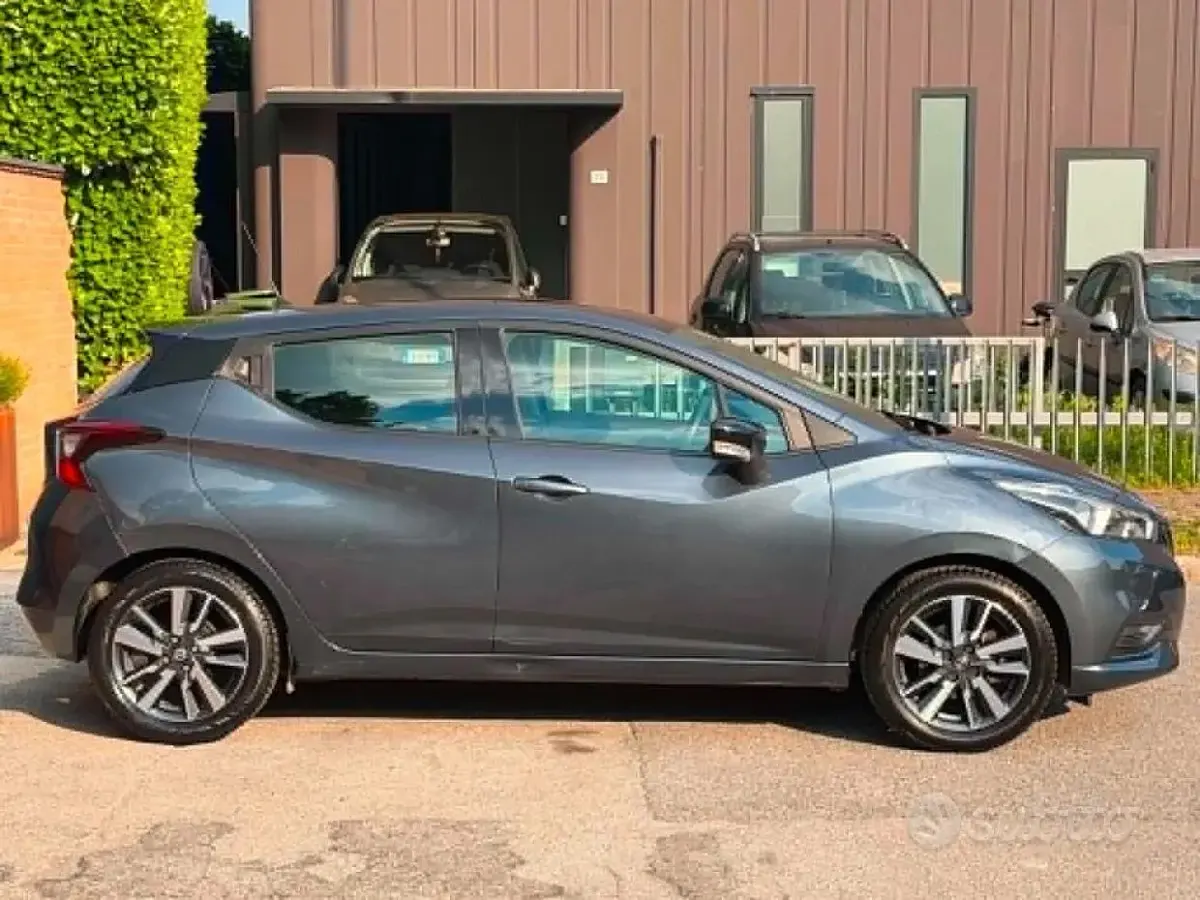 Usata Nissan Micra 71 CV (52 kW) 2017 Grigio Utilitaria