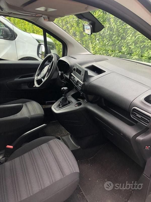 Usata Opel Combo Life Edition 102 CV (75 kW) 2023 Bianco Berlina