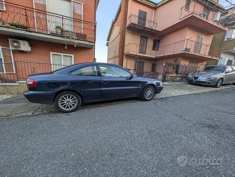 Usata Volvo C70 163 CV (119 kW) 1999 Blu Coupé