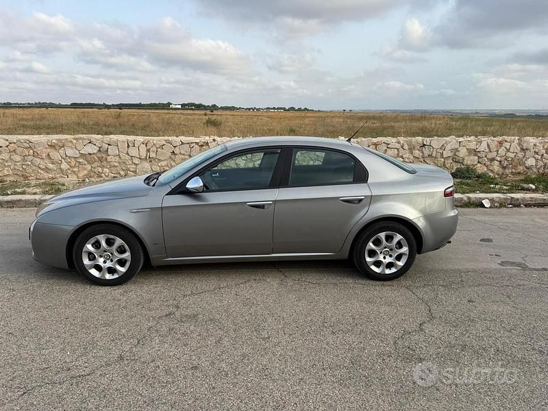 Usata Alfa Romeo 159 120 CV (88 kW) 2006 Grigio Berlina