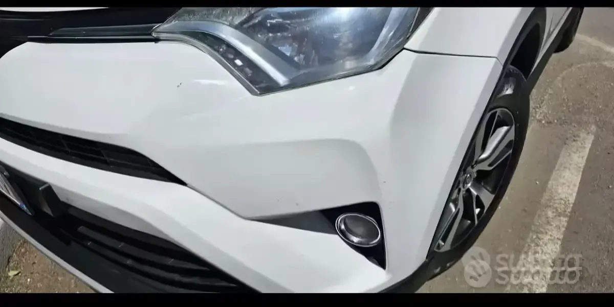 Usata Toyota RAV4 128 CV (94 kW) 2016 Bianco SUV