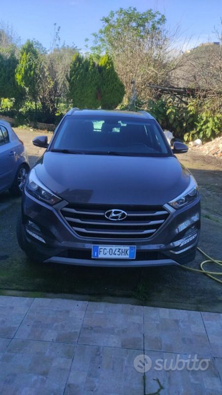 Usata Hyundai Tucson 116 CV (85 kW) 2016 Grigio SUV