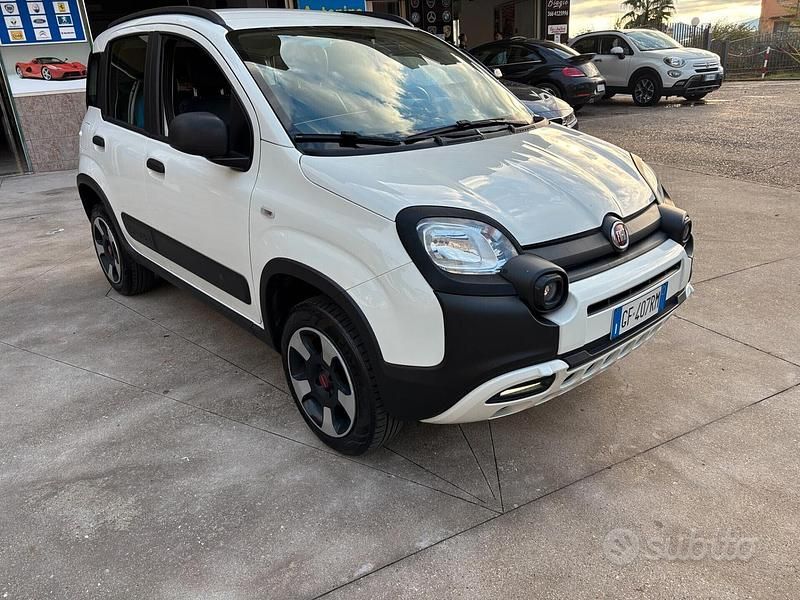 Usata Fiat Panda Cross Cross 85 CV (62 kW) 2021 Bianco Utilitaria