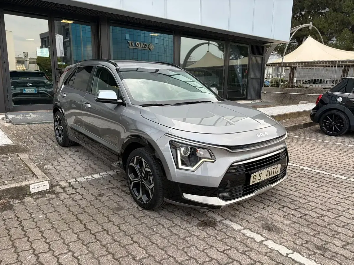 Usata Kia Niro Style 105 CV (77 kW) 2023 Argento SUV