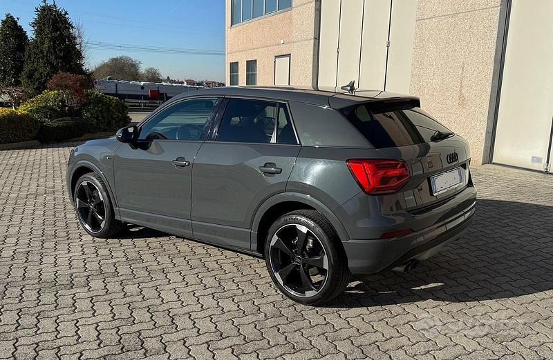 Usata Audi Q2 Comfort 150 CV (110 kW) 2017 Grigio SUV