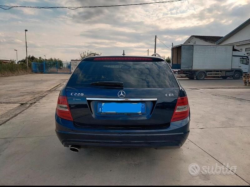 Second-hand Mercedes C220 170 CP (125 kW) 2011 Albastru Break