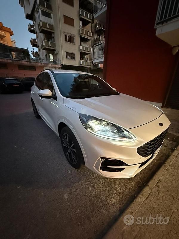 Bianco Usata 2022 Ford Kuga ST-Line X SUV | 24.000 € (Buon prezzo) - Immagine 1/4