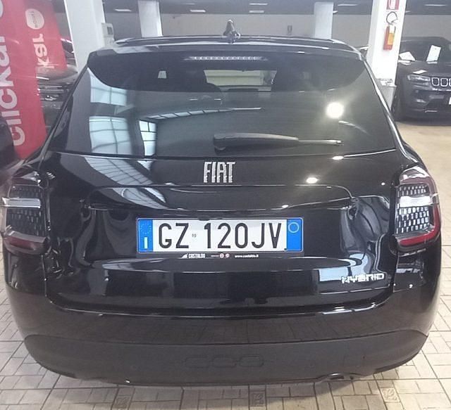 Usata Fiat 600 110 CV (80 kW) 2025 Nero SUV
