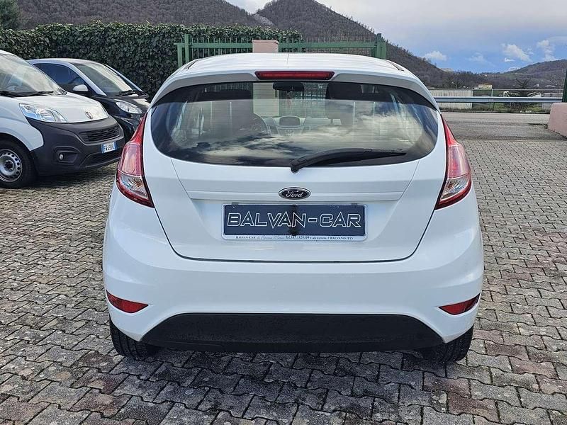 Usata Ford Fiesta Business Edition 95 CV (69 kW) 2016 Bianco Berlina