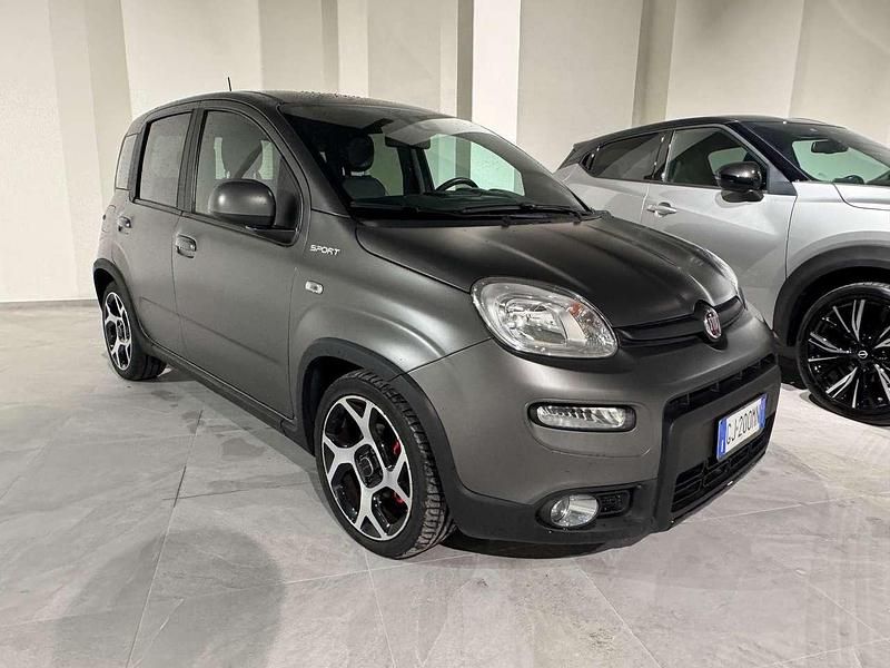 Grigio opaco Usata 2022 Fiat Panda Sport Due volumi | 12.200 € (Buon prezzo) - Immagine 1/4