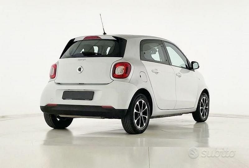 Usata Smart ForFour Passion 71 CV (52 kW) 2014 Bianco Utilitaria