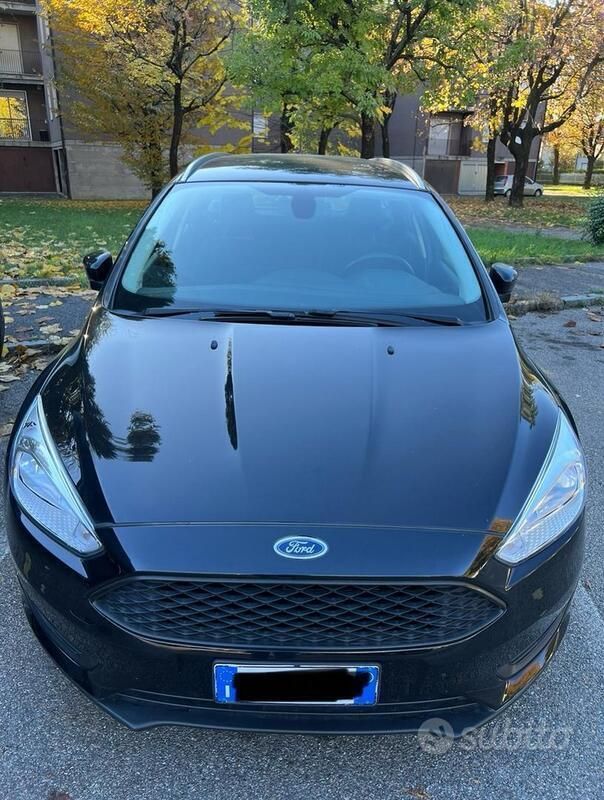 Usata Ford Focus 120 CV (88 kW) 2015 Nero Station wagon