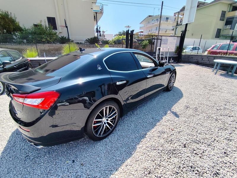 Usata Maserati Ghibli 350 CV (257 kW) 2017 Nero Berlina