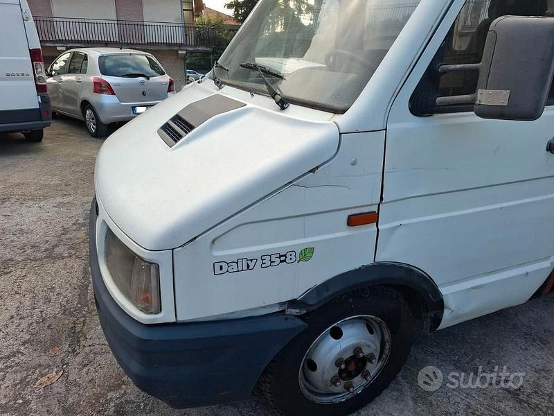 Usata Iveco Daily 75 CV (55 kW) 1995 Bianco Berlina