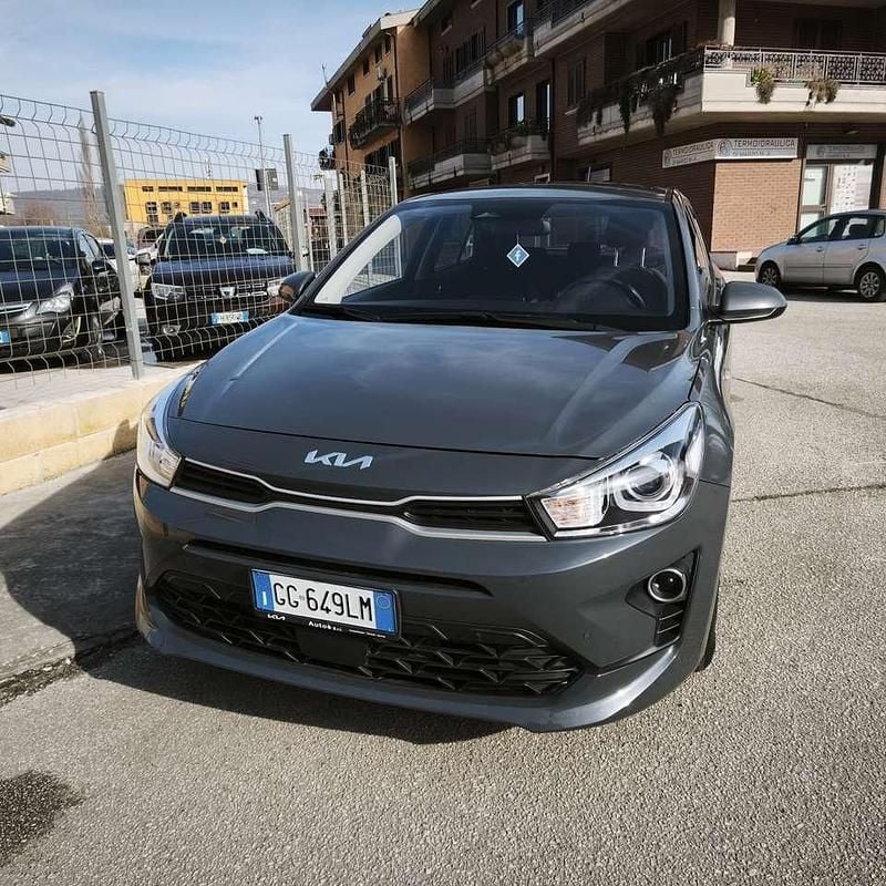 Usata Kia Rio Comfort 101 CV (74 kW) 2022 Other Berlina
