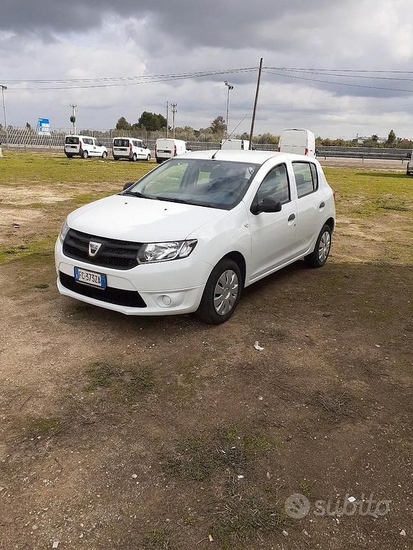 Bianco Usata 2016 Dacia Sandero Due volumi | 6700 € - Immagine 1/4