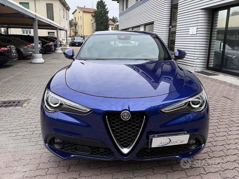 Usata Alfa Romeo Stelvio Business 190 CV (139 kW) 2022 Blu / metallizzato SUV