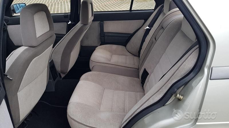 Usata Alfa Romeo 75 1986 Grigio Berlina