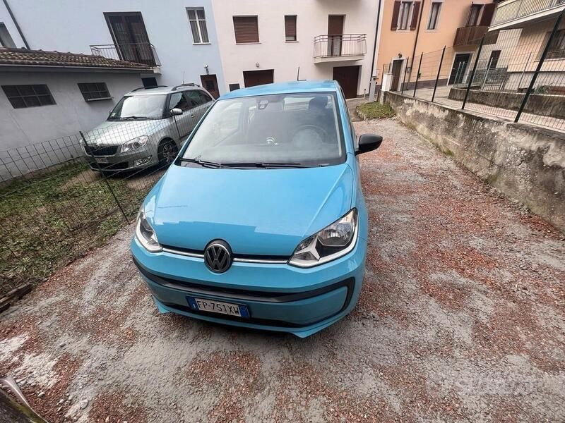 Blu/azzurro Usata 2018 VW up! Due volumi | 8600 € (Buon prezzo) - Immagine 1/4