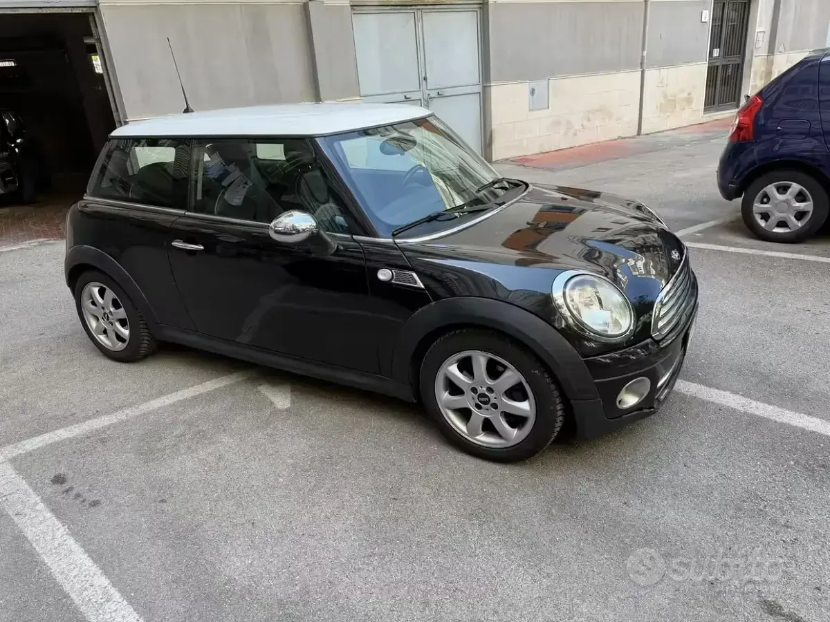 Usata Mini Cooper D 116 CV (85 kW) 2011 Nero Utilitaria