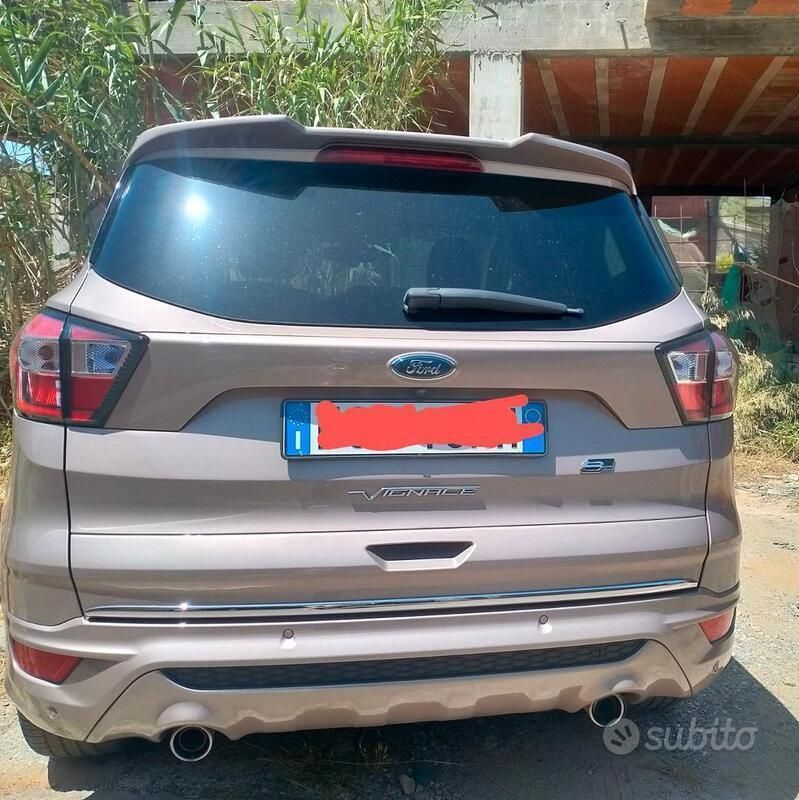 Usata 2018 Ford Kuga SUV | 17.000 € (Molto cara) - Immagine 1/4